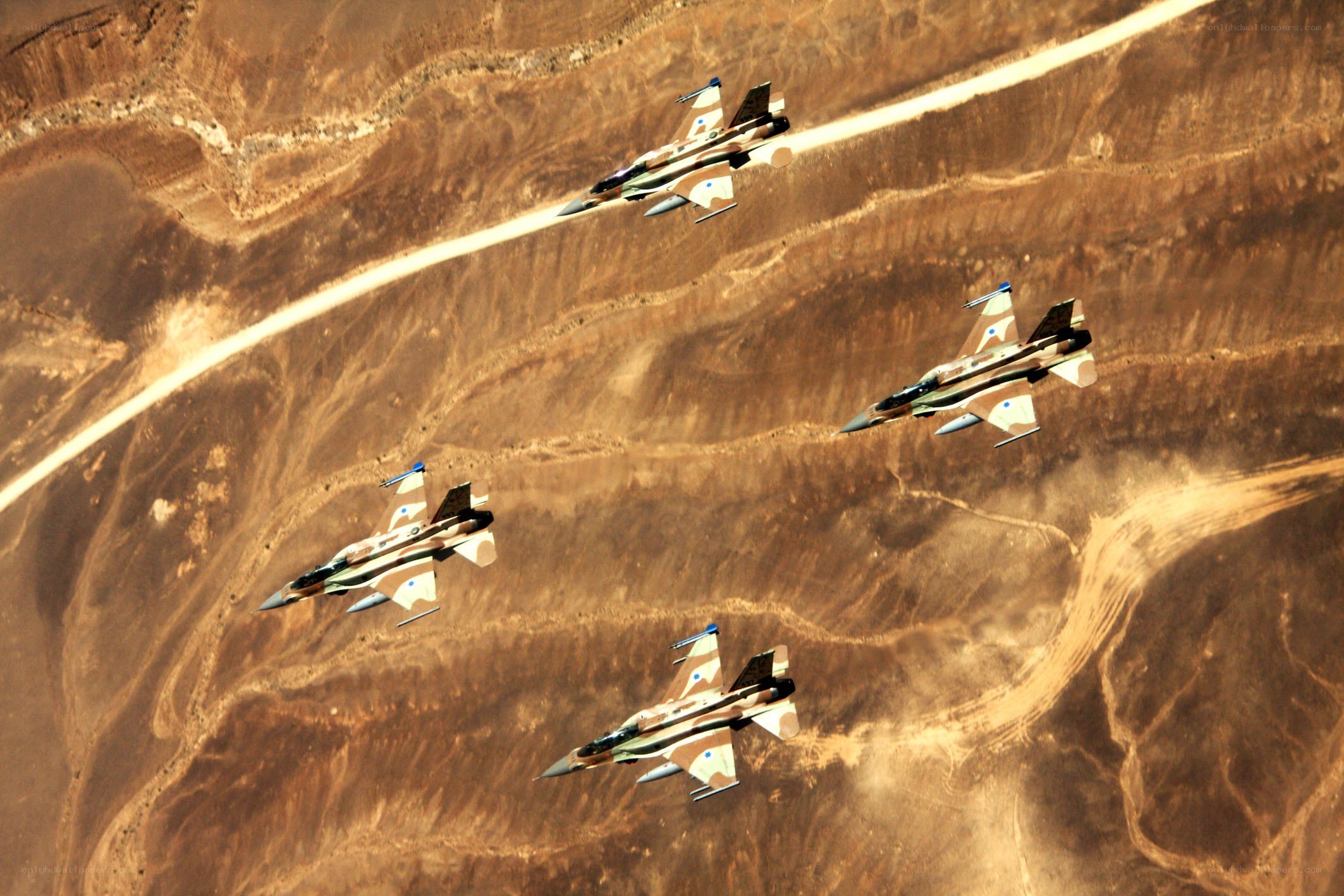 F-16 fighter jets in formation