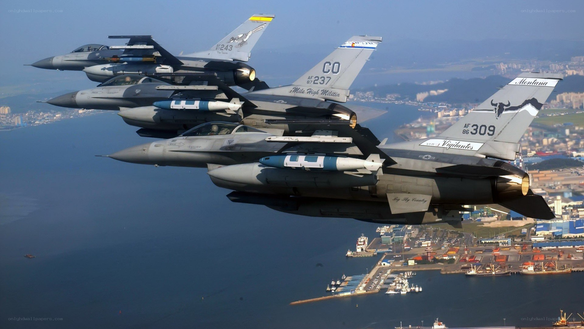 F-16 fighter jets in formation