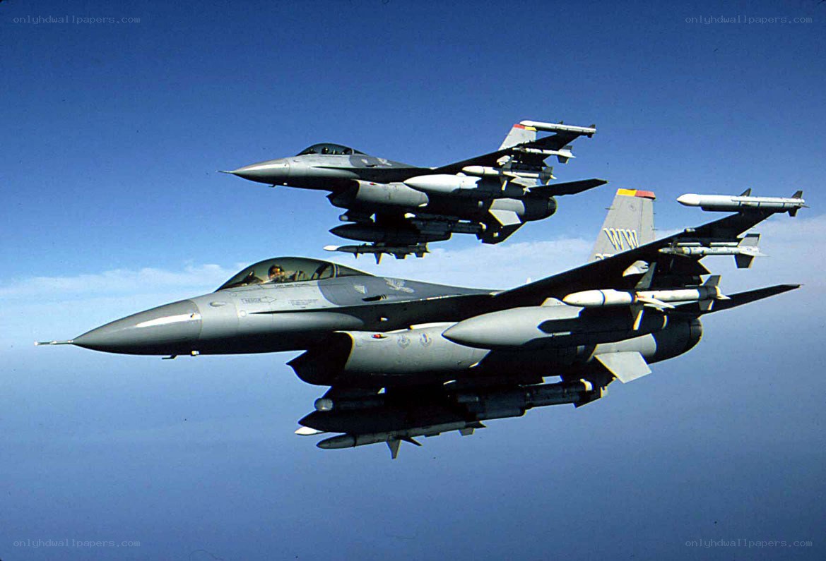 F-16 fighter jets in formation