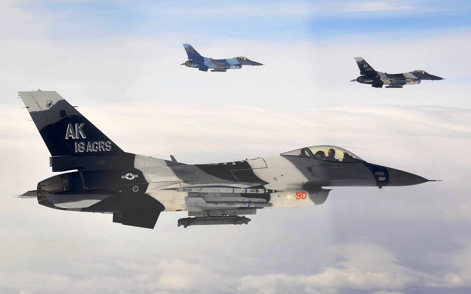 F-16 fighter jets in formation