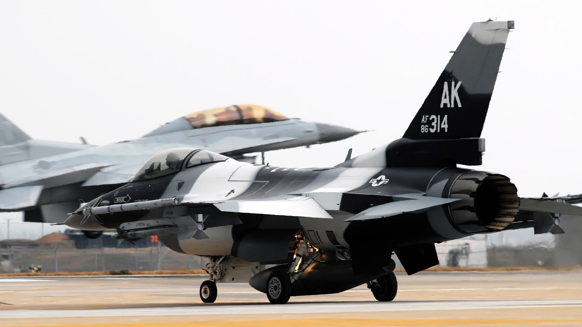 F-16 fighter jets on runway