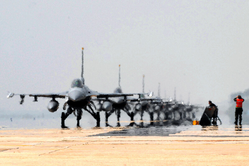 F-16 fighter jets on tarmac