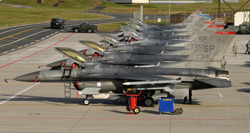 F-16 fighter jets on tarmac