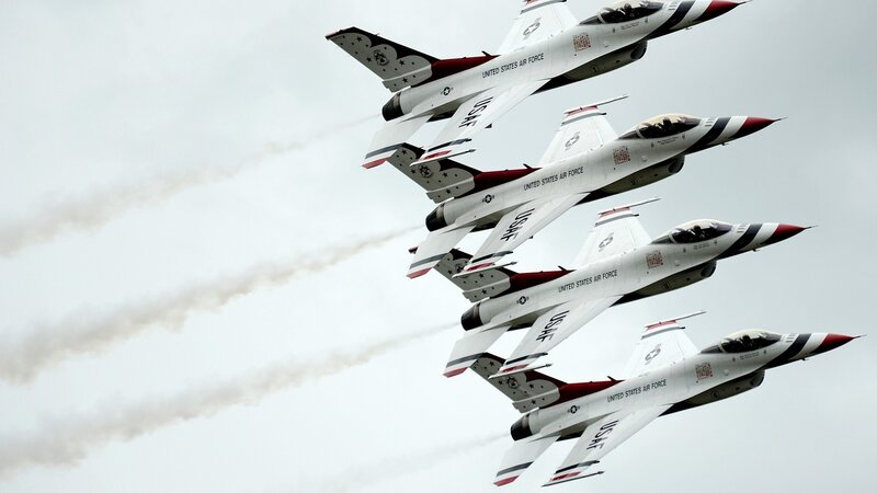 F-16 Fighter Jets — White, Dynamic