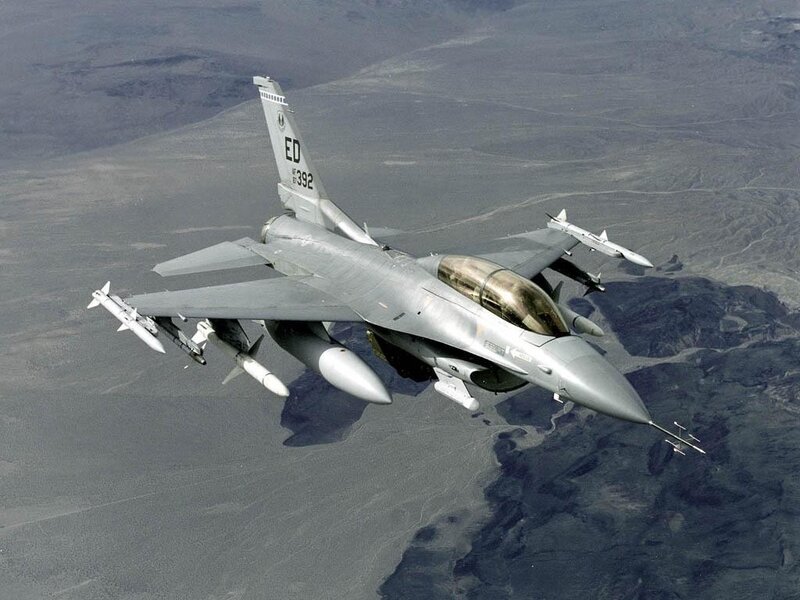 F-16 Fighting Falcon in flight