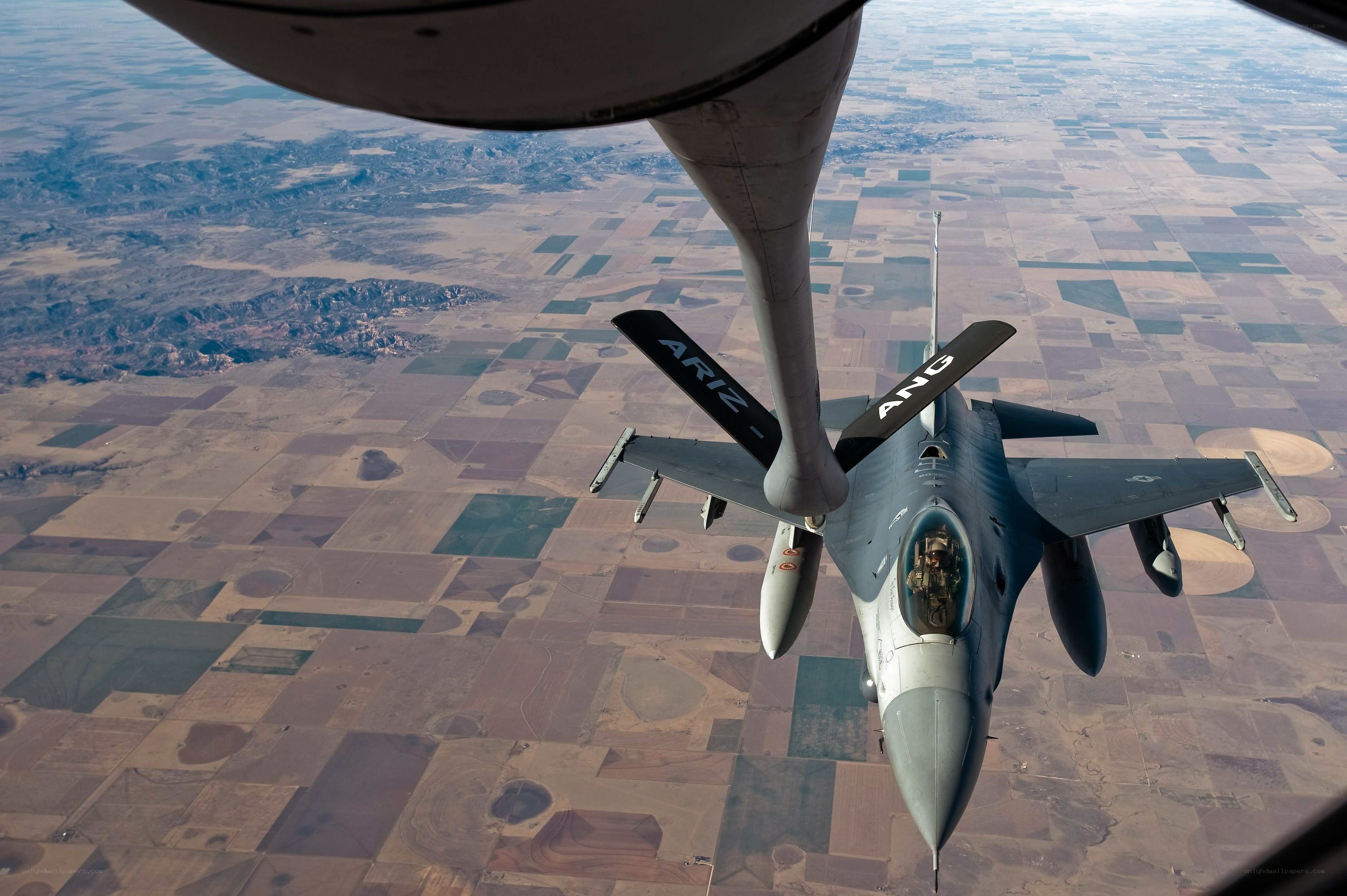 F-16 refueling in flight