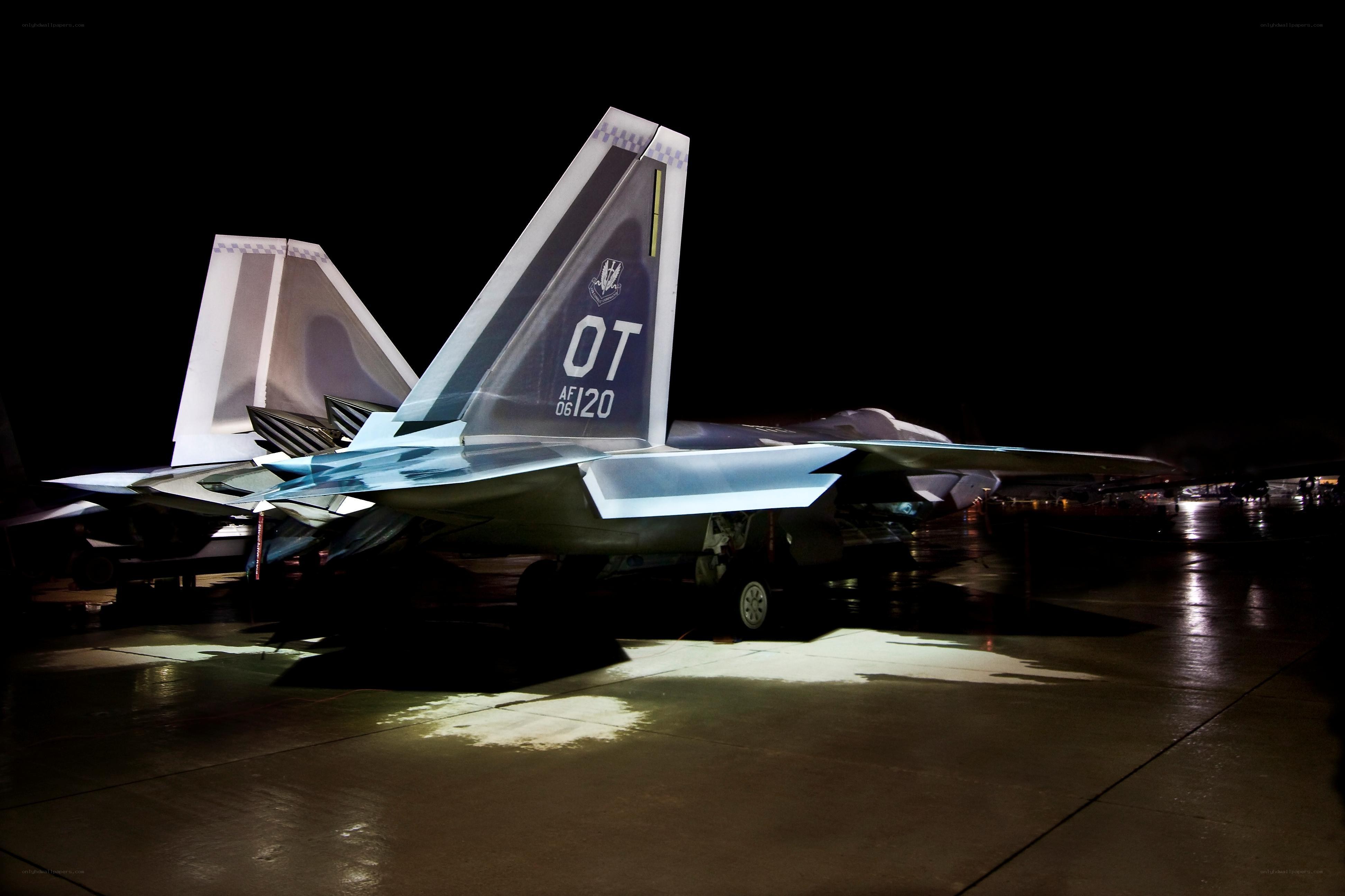 F-22 Raptor at night