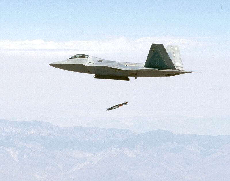 F-22 Raptor dropping bomb
