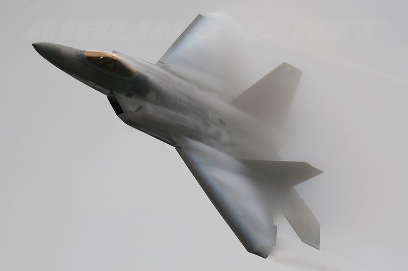 F-22 Raptor Fighter Jet — Gray, Dynamic