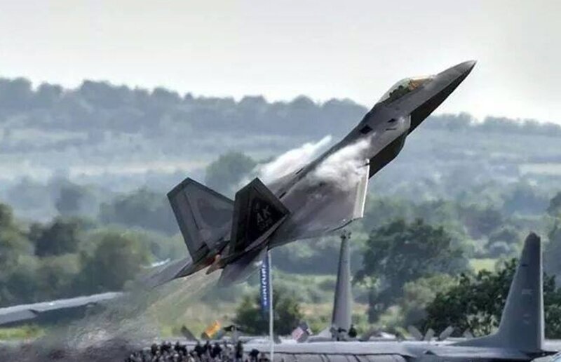 F-22 Raptor Jet — Gray, Dynamic, Afternoon