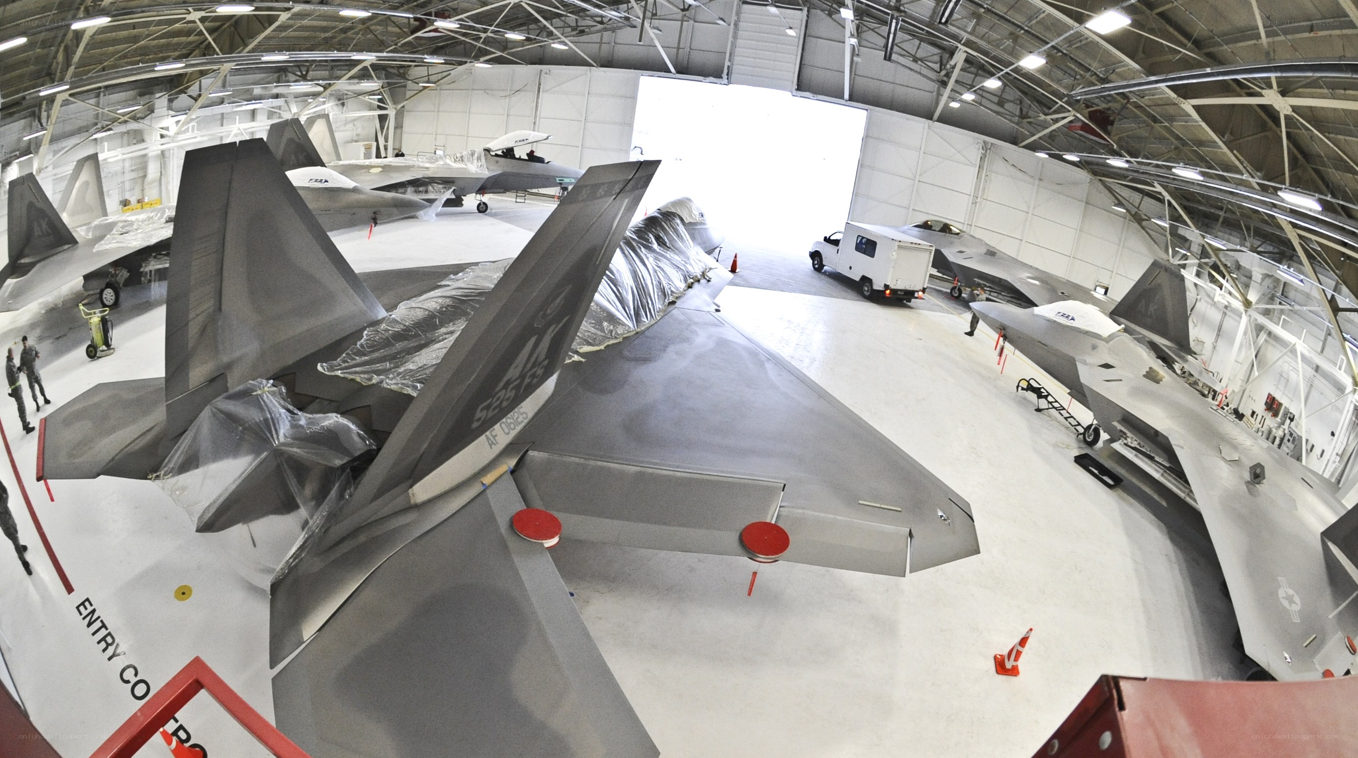 F-22 Raptor jets in hangar