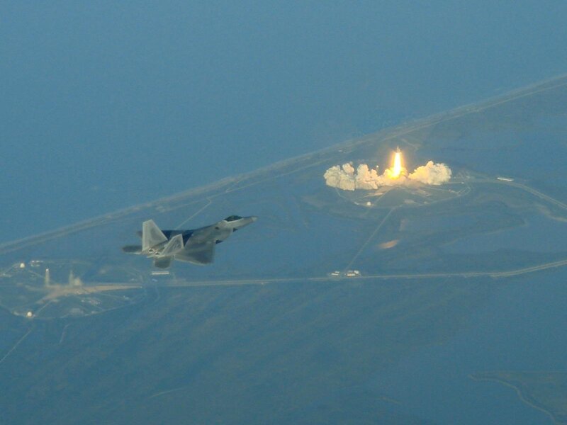F-22 Raptor observes rocket launch