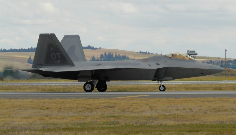 F-22 Raptor on runway