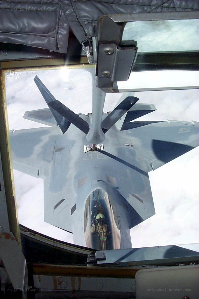 F-22 Raptor refueling