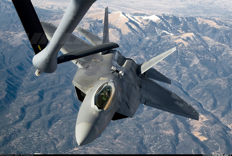 F-22 Raptor refueling