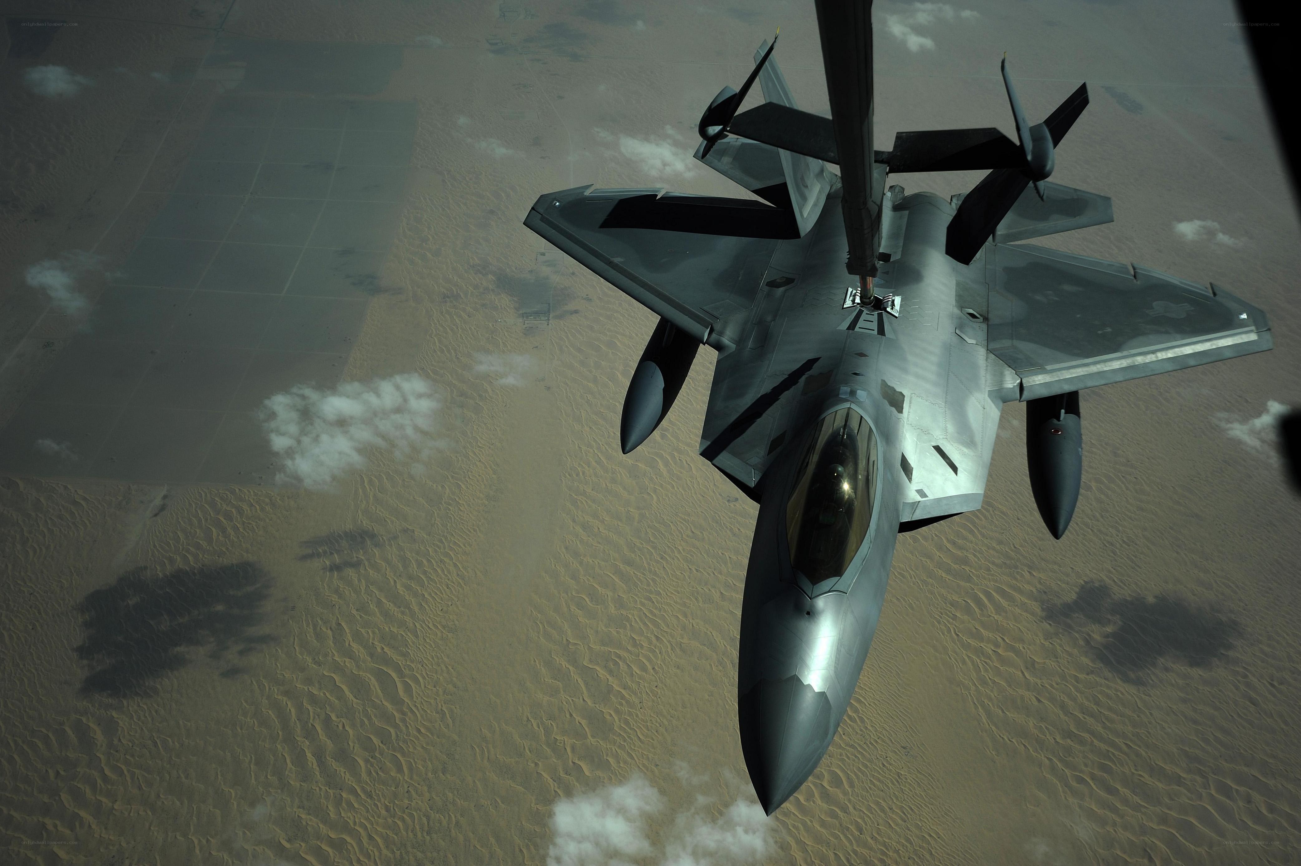 F-22 Raptor refueling in desert