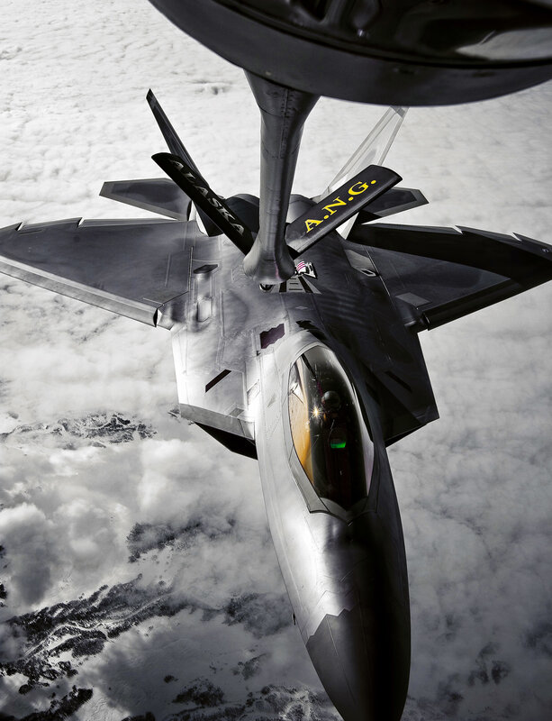 F-22 Raptor refueling
