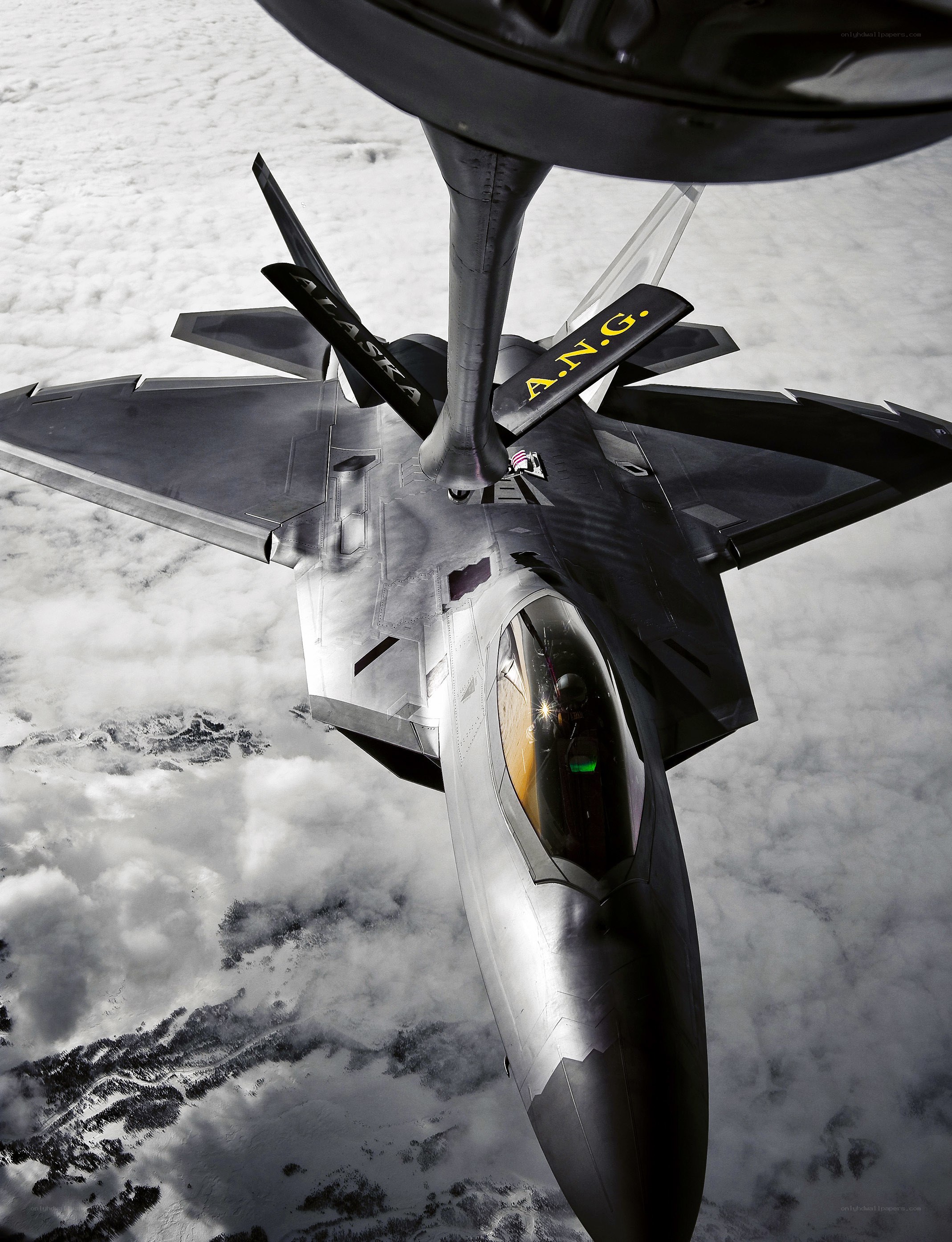 F-22 Raptor refueling