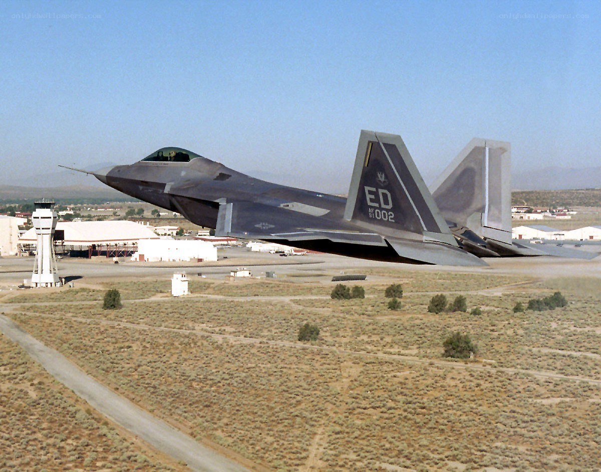 F-22 Raptor taking off