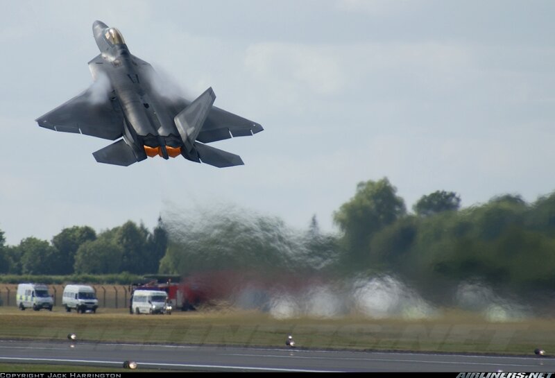 F-22 Raptor taking off