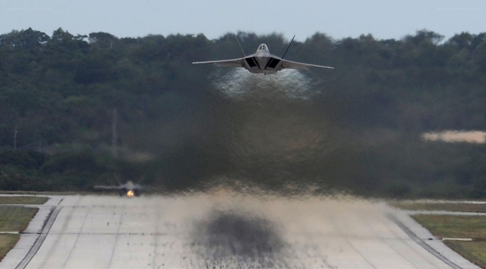 F-22 Raptor taking off