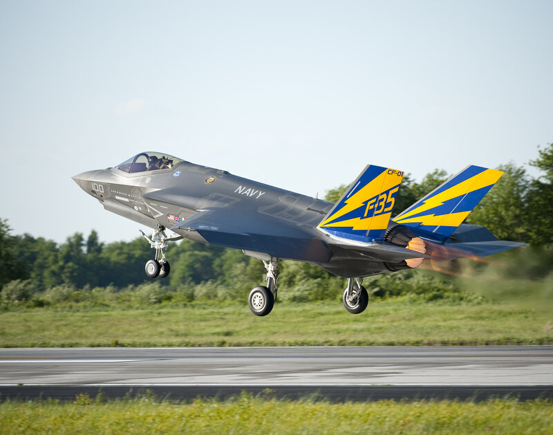 F-35 Fighter Jet — Gray, Dynamic, Afternoon
