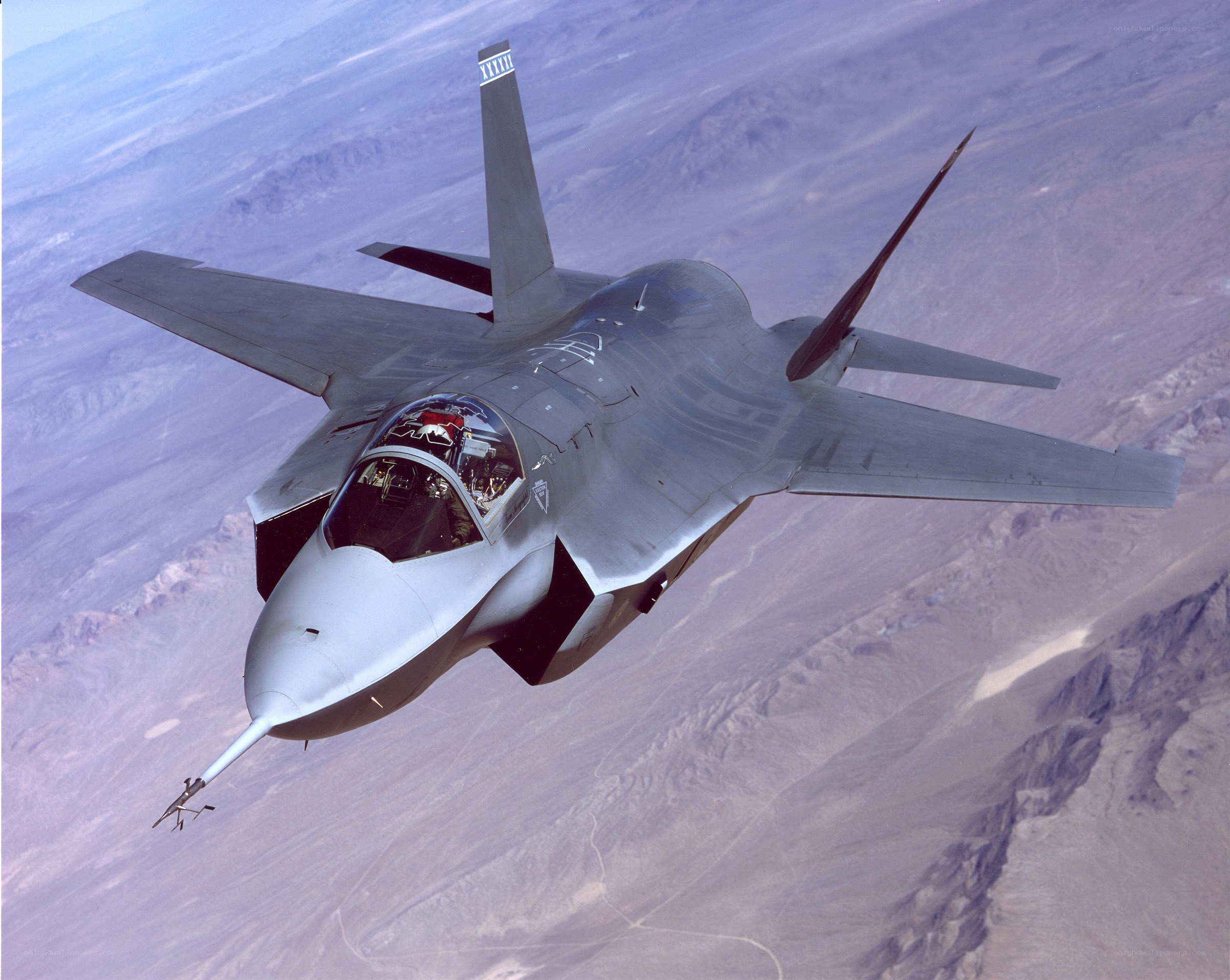F-35 fighter jet in flight