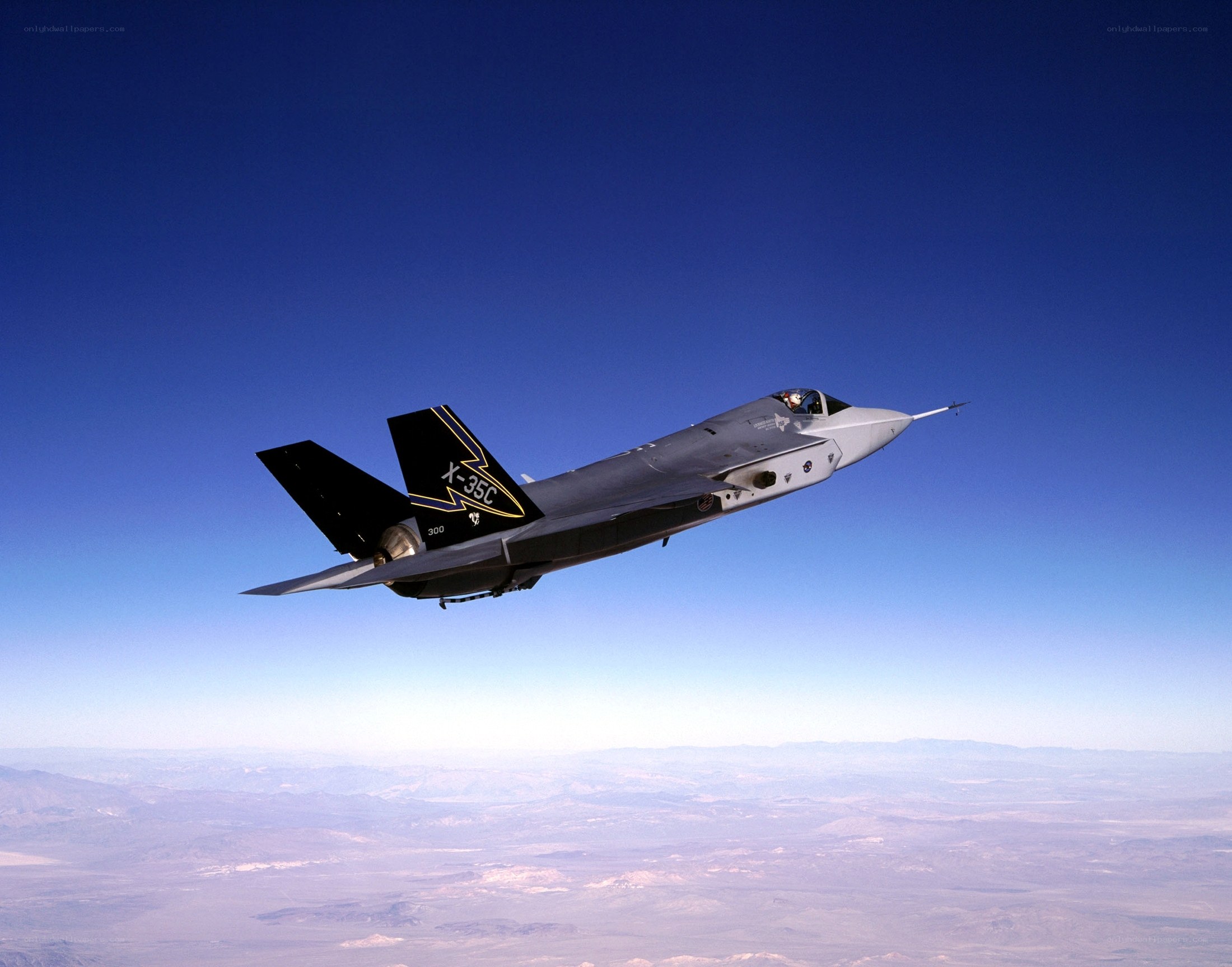 F-35 fighter jet in flight