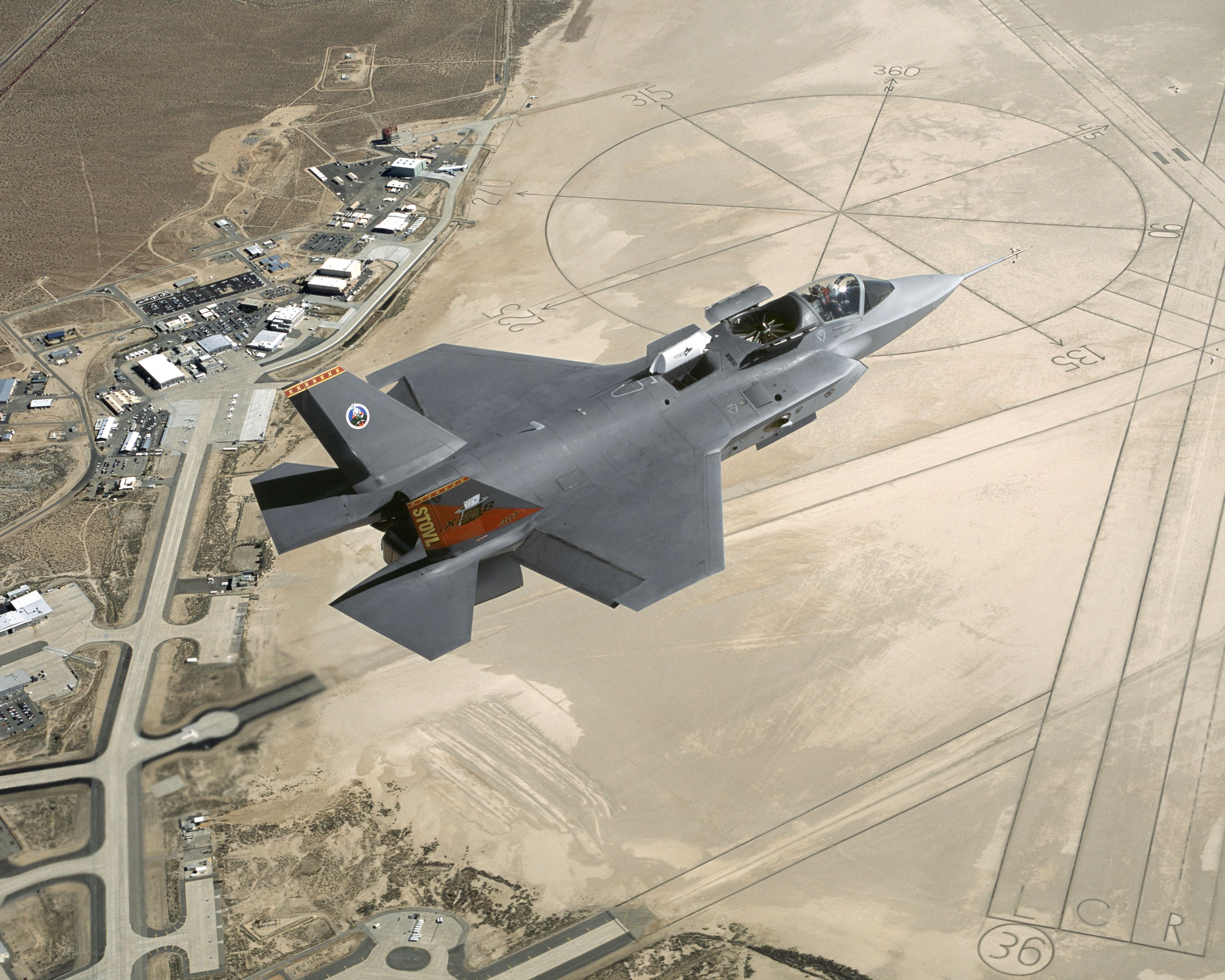 F-35 fighter jet in flight
