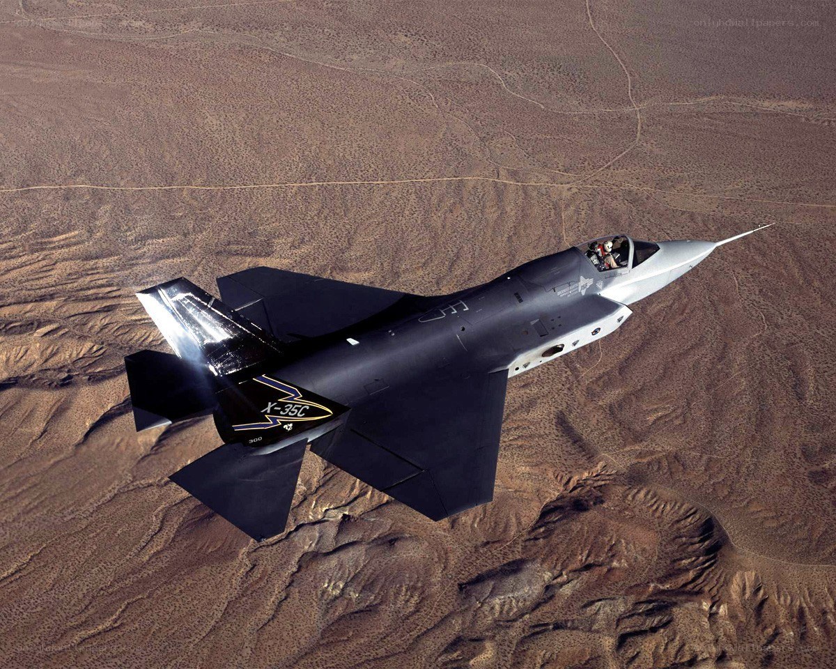 F-35 fighter jet in flight