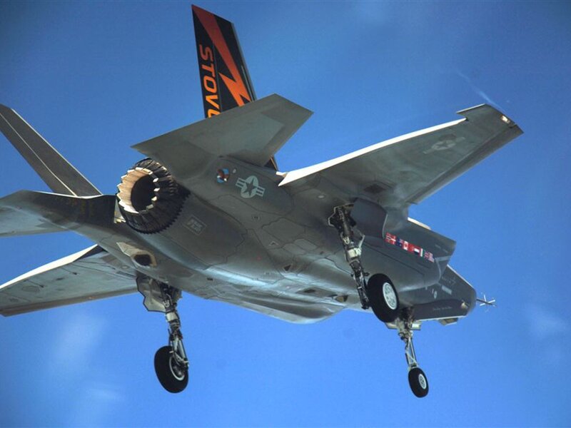 F-35 fighter jet in flight