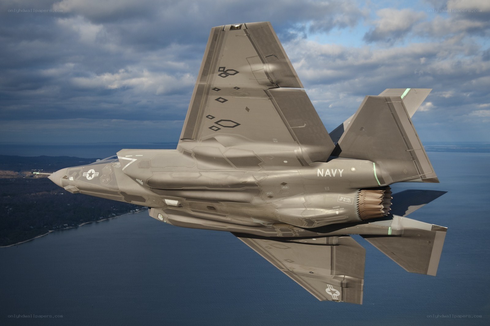 F-35 fighter jet in flight