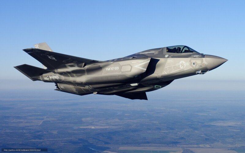 F-35 fighter jet in flight