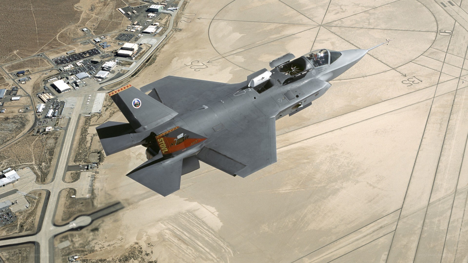 F-35 fighter jet in flight