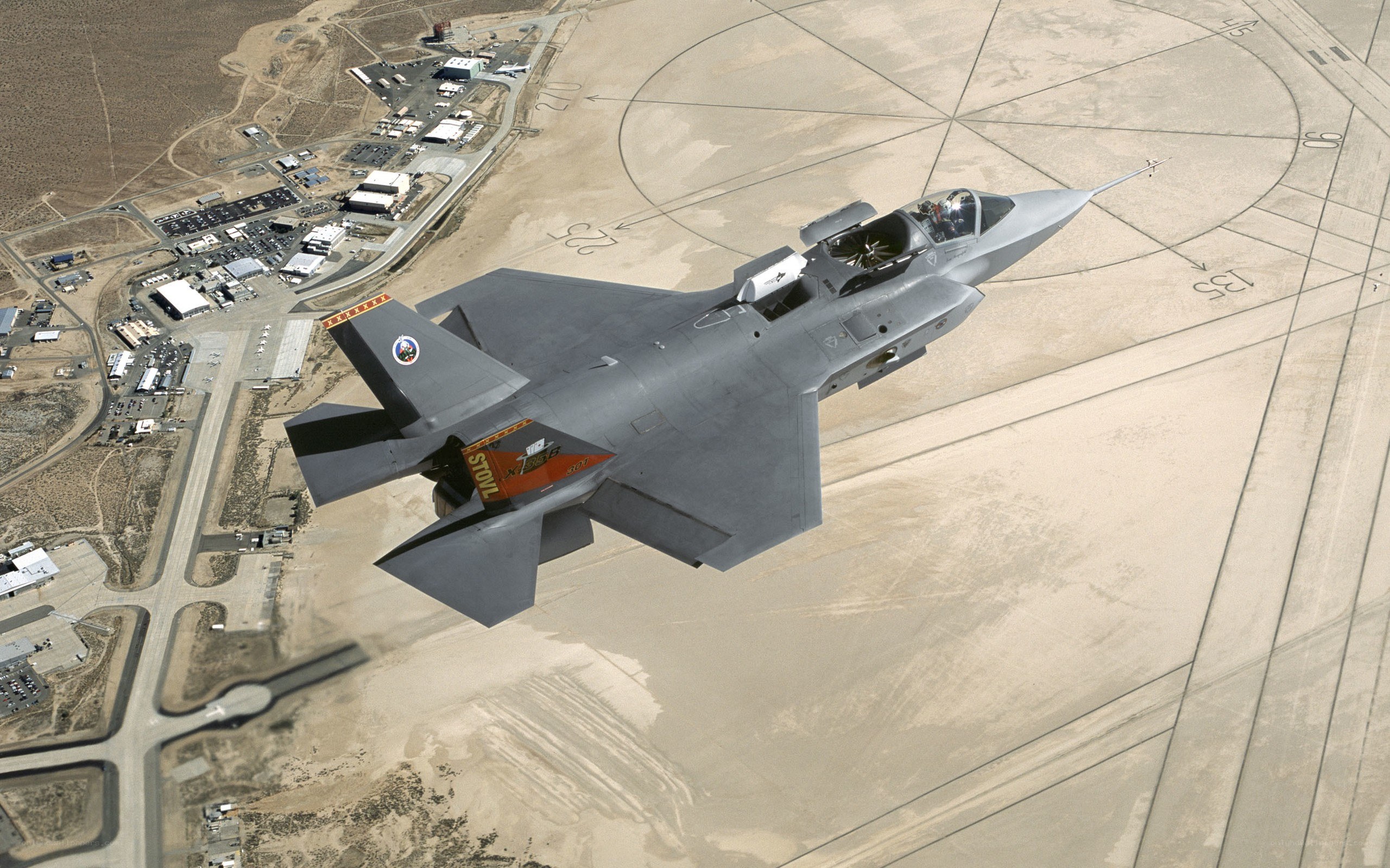 F-35 fighter jet in flight