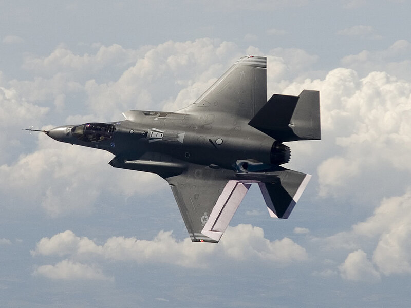F-35 fighter jet in flight