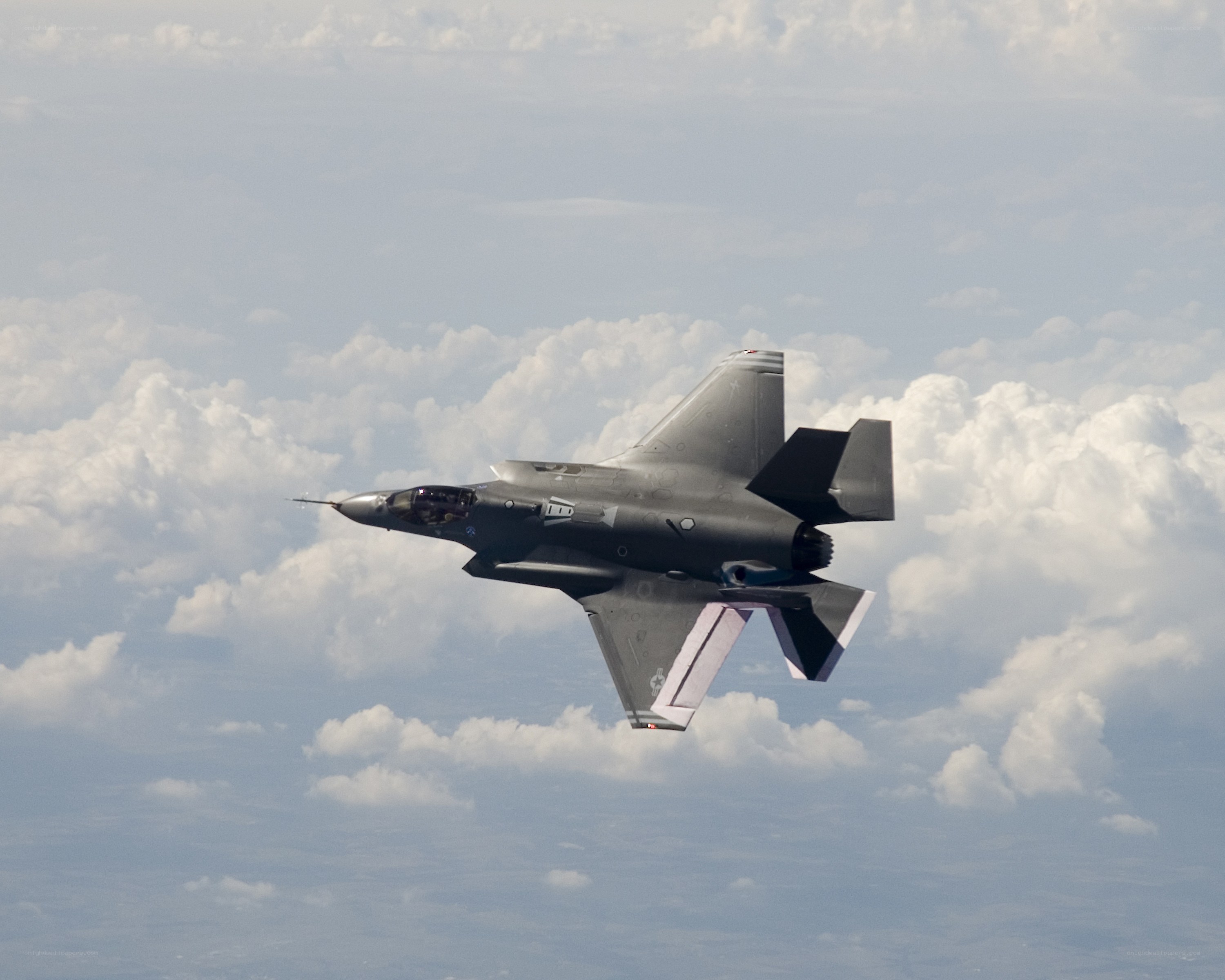 F-35 fighter jet in flight