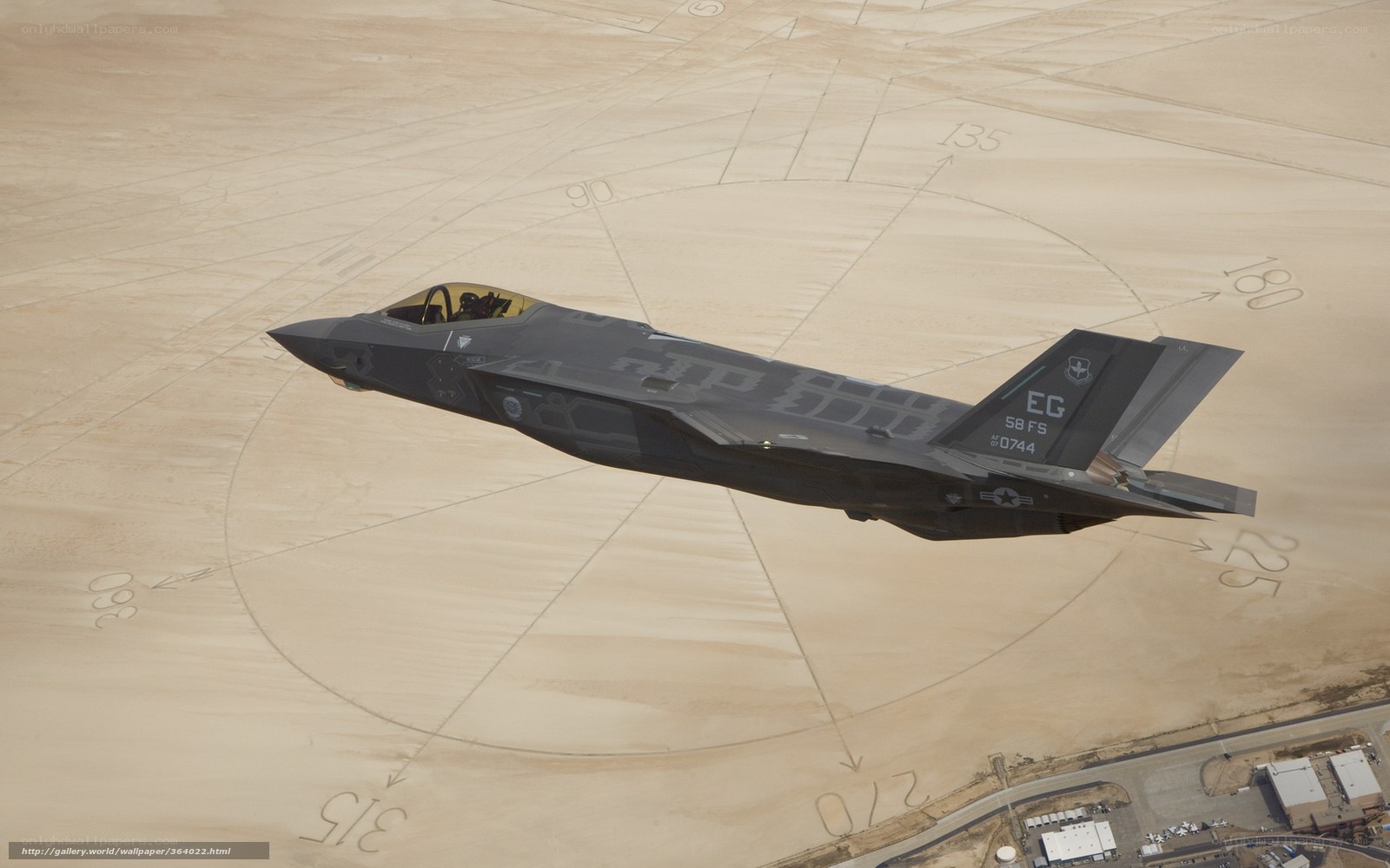 F-35 fighter jet in flight
