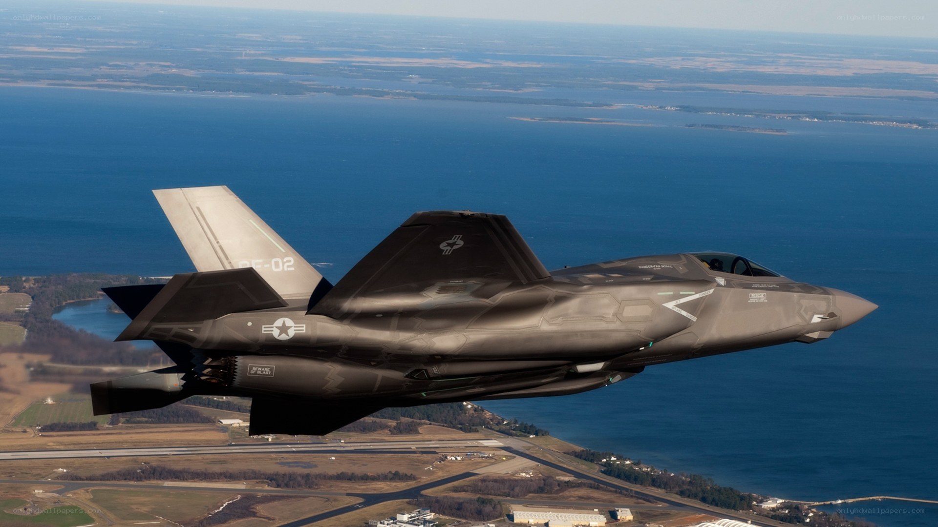 F-35 fighter jet in flight