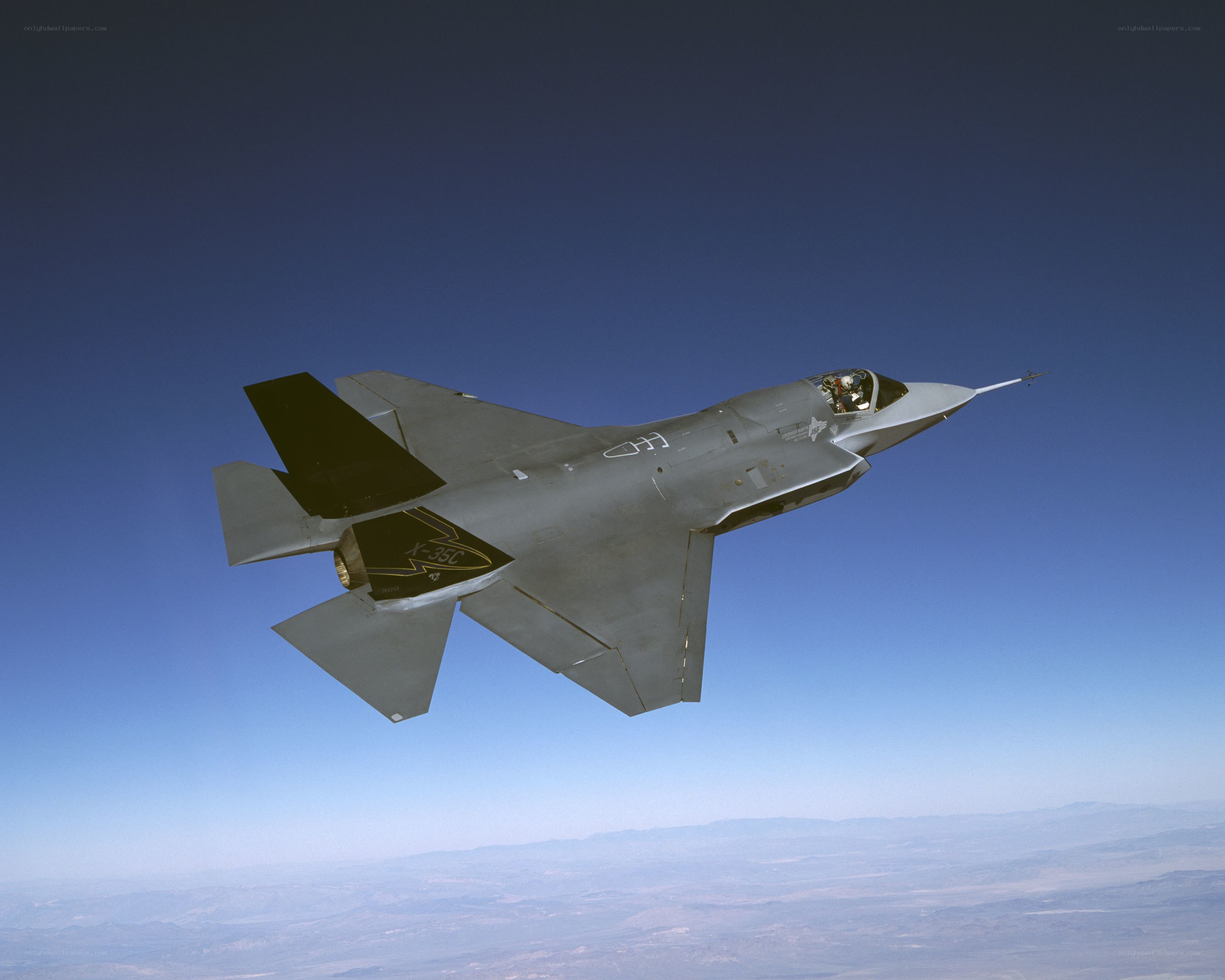 F-35 fighter jet in flight