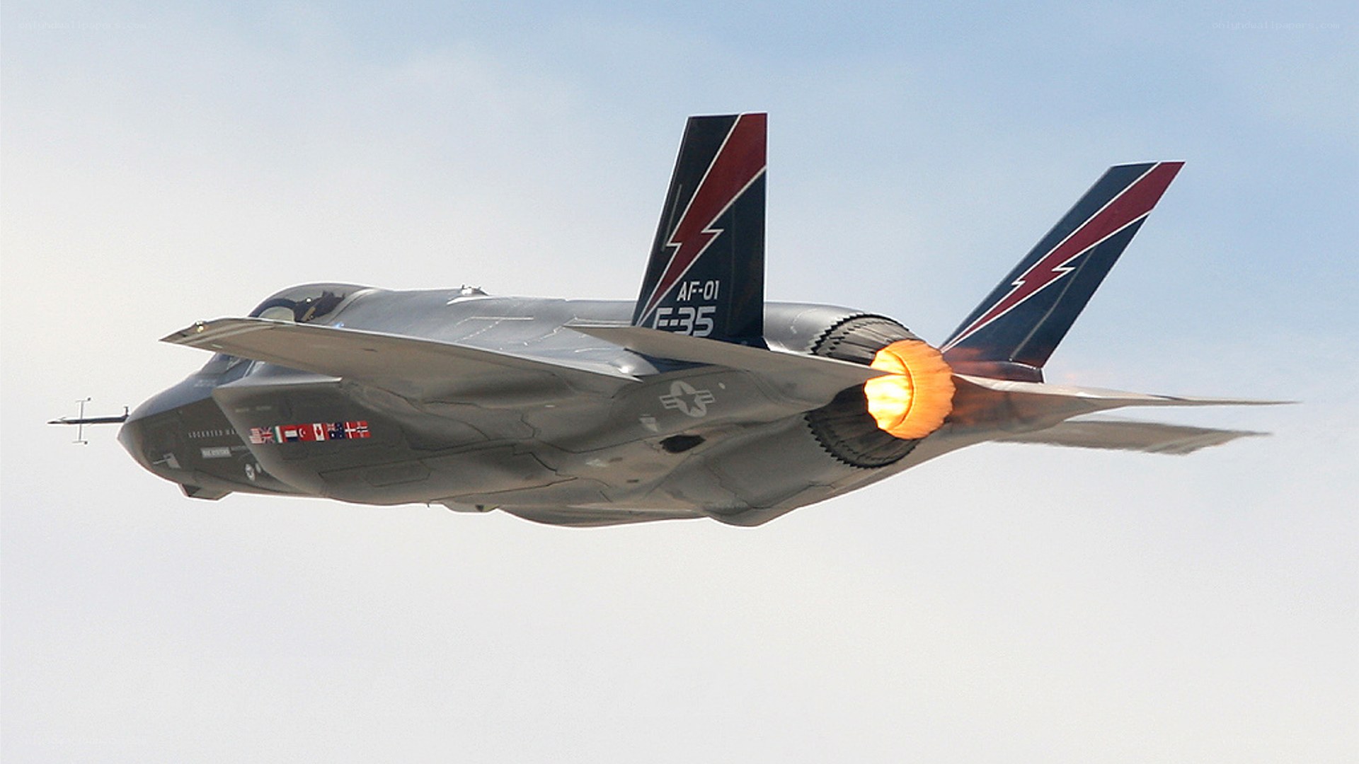 F-35 fighter jet in flight