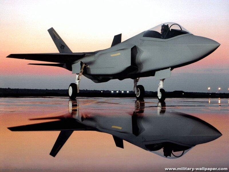 F-35 fighter jet on tarmac