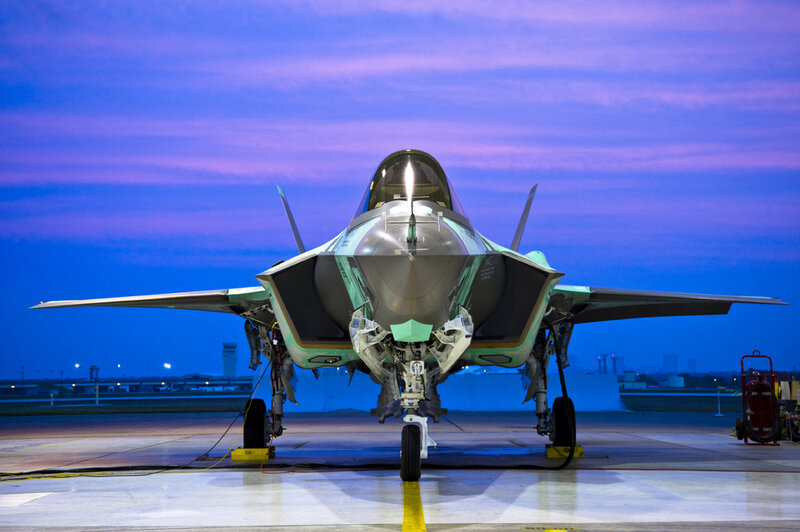 F-35 fighter jet on tarmac