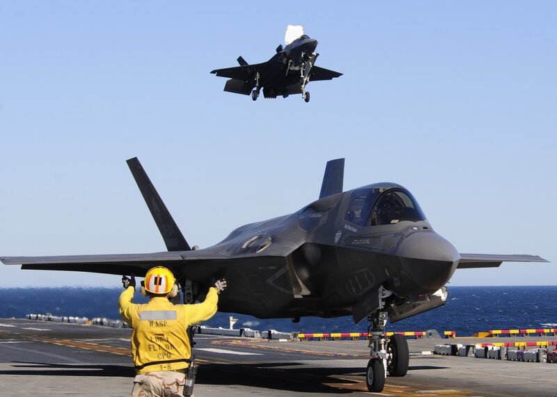 F-35 landing on aircraft carrier