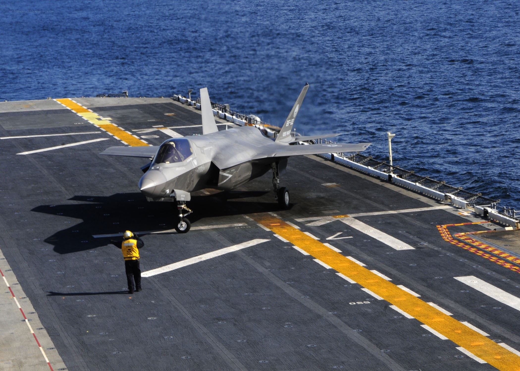 F-35 on aircraft carrier deck
