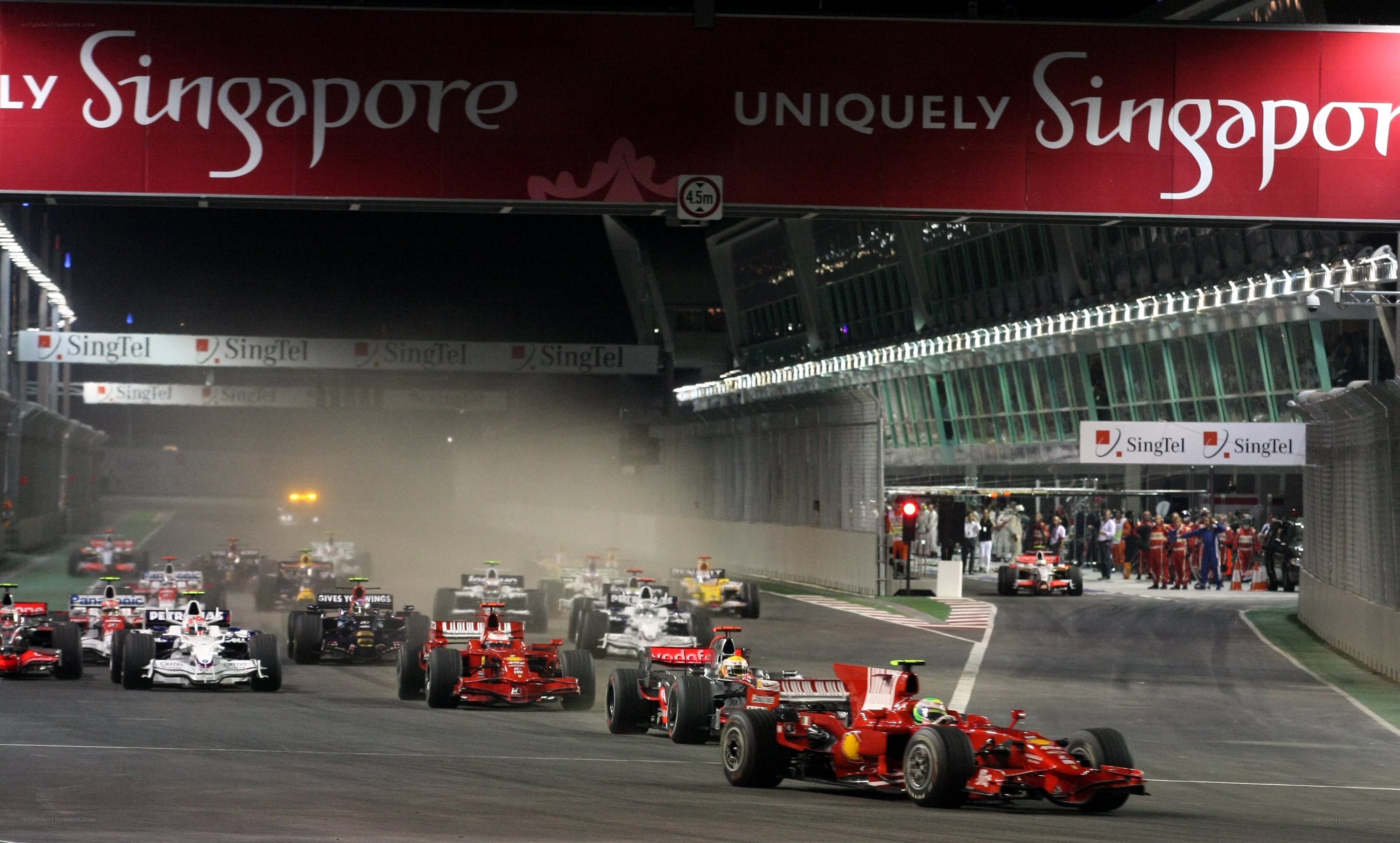 F1 race start in Singapore