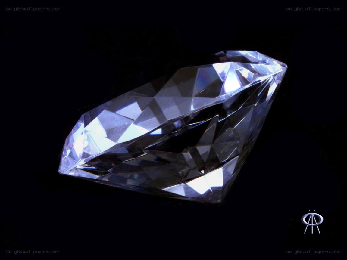 Faceted diamond gemstone