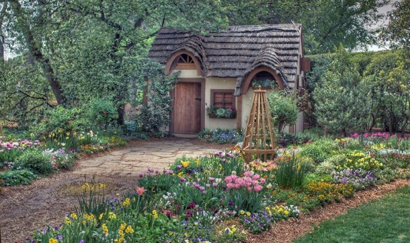 Fairy-tale Garden House — Green