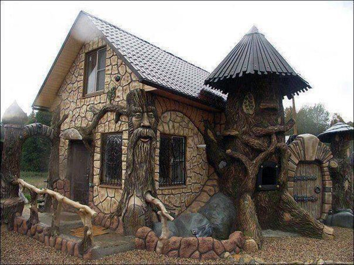 fairy-tale treehouse house