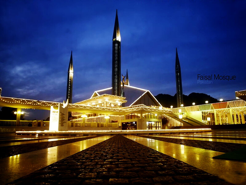Faisal Mosque at Night — Blue, Dramatic